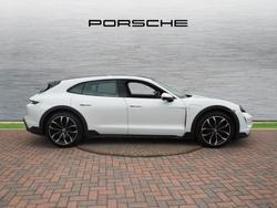 PORSCHE Taycan Photo 5