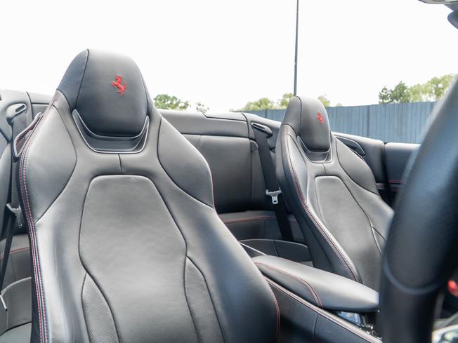 FERRARI Portofino Photo 14