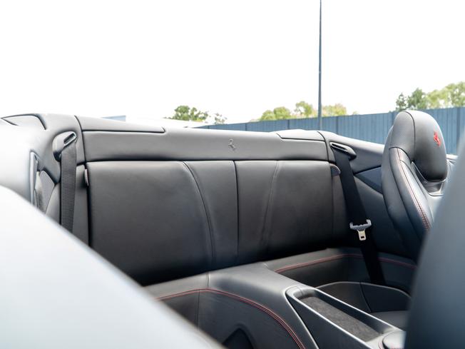 FERRARI Portofino Photo 17