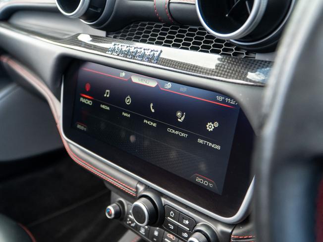 FERRARI Portofino Photo 21