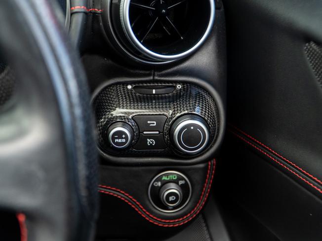 FERRARI Portofino Photo 23