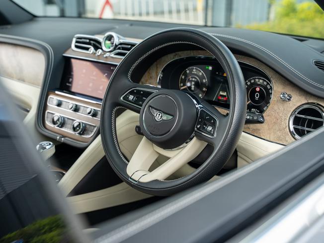 BENTLEY Bentayga Photo 17