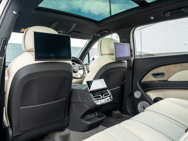 BENTLEY Bentayga Photo 22
