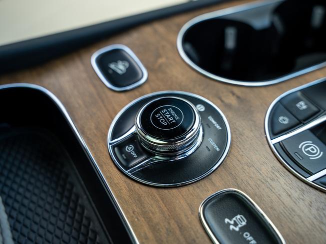 BENTLEY Bentayga Photo 29