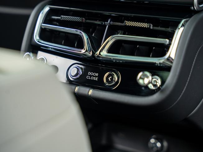BENTLEY Bentayga Photo 33