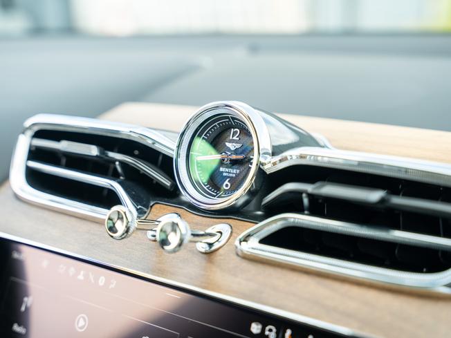 BENTLEY Bentayga Photo 34