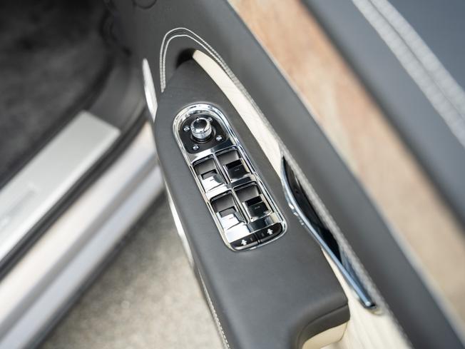 BENTLEY Bentayga Photo 36