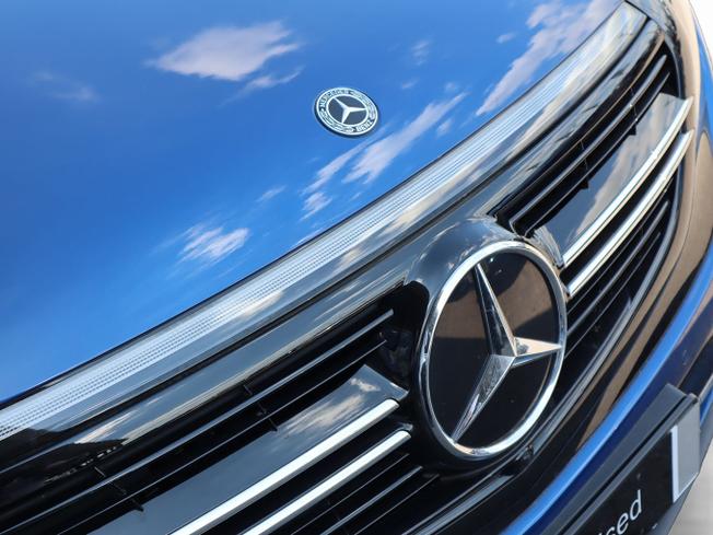 MERCEDES-BENZ Eqc Photo 16