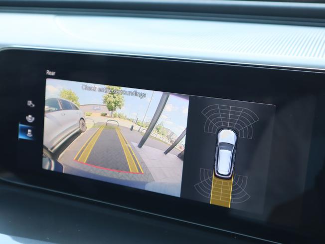 MERCEDES-BENZ Eqc Photo 34