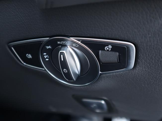 MERCEDES-BENZ Eqc Photo 38
