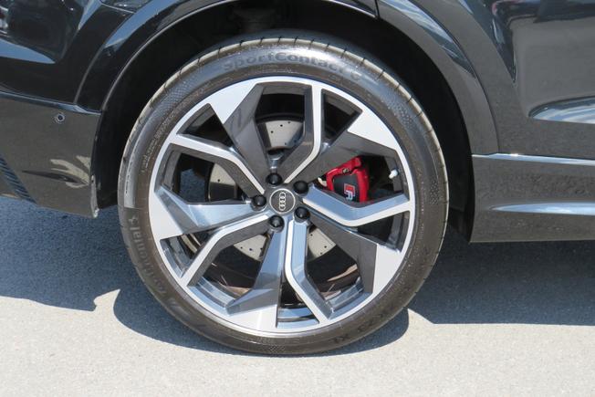 AUDI Rsq8 Photo 10
