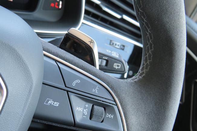 AUDI Rsq8 Photo 17