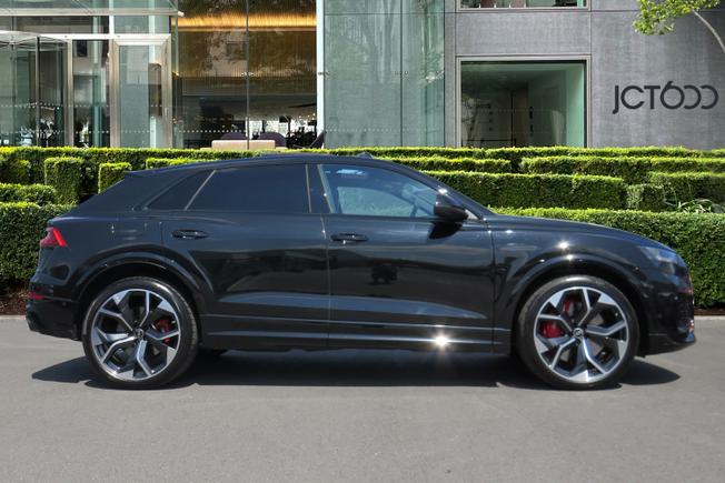AUDI Rsq8 Photo 3