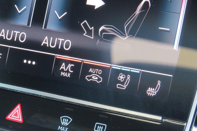 AUDI Rsq8 Photo 31