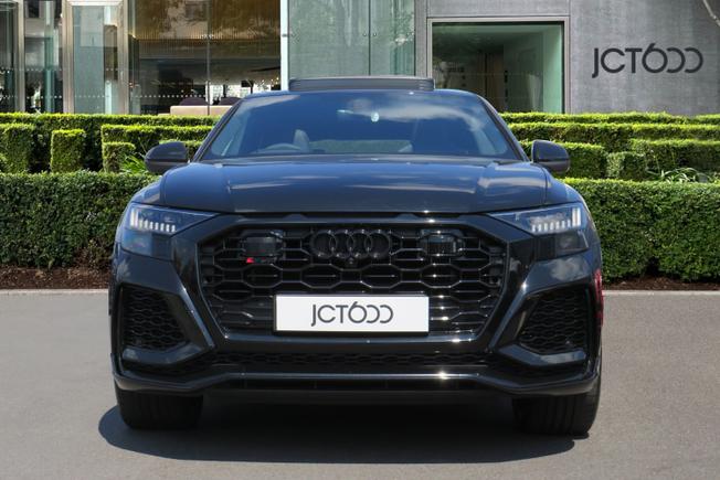 AUDI Rsq8 Photo 4