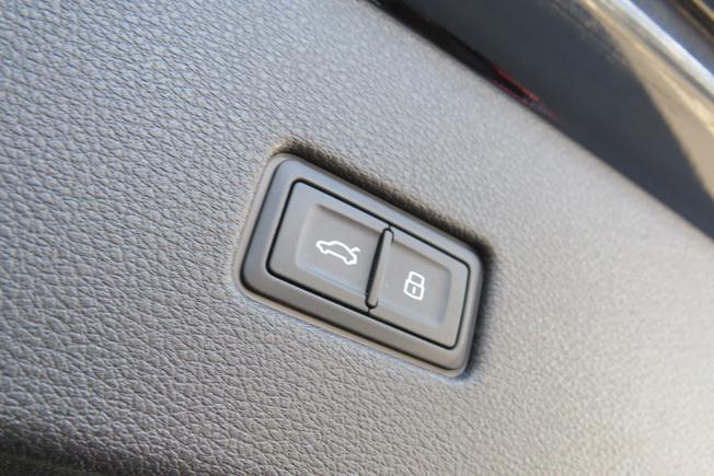 AUDI Rsq8 Photo 40