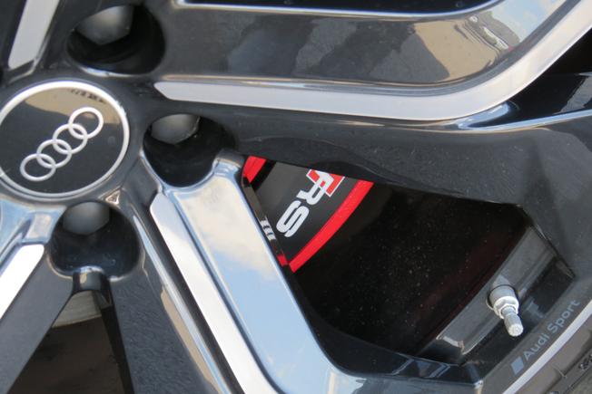 AUDI Rsq8 Photo 41