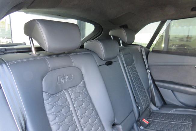 AUDI Rsq8 Photo 43