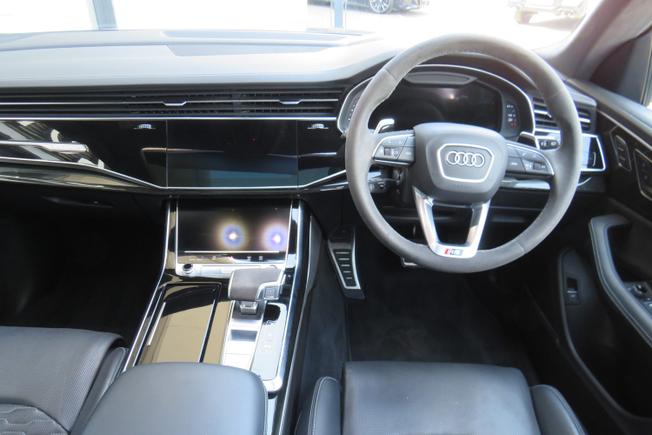 AUDI Rsq8 Photo 44