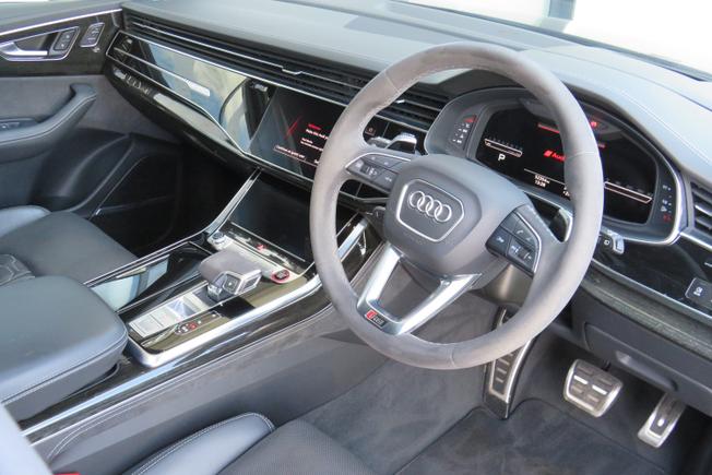AUDI Rsq8 Photo 46