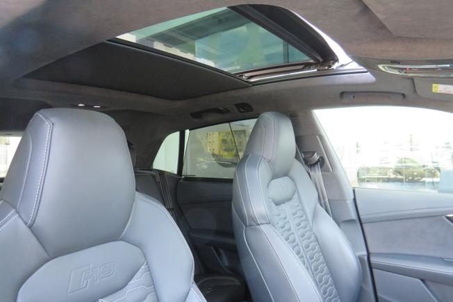 AUDI Rsq8 Photo 49