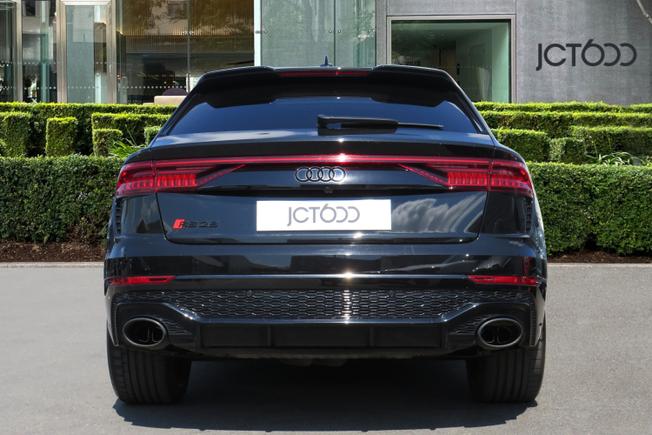 AUDI Rsq8 Photo 5
