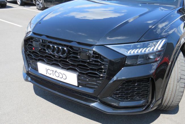 AUDI Rsq8 Photo 8