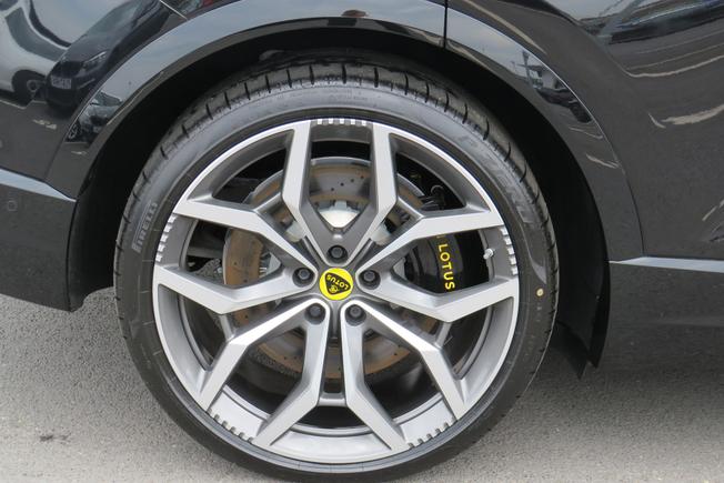 LOTUS Eletre Photo 4