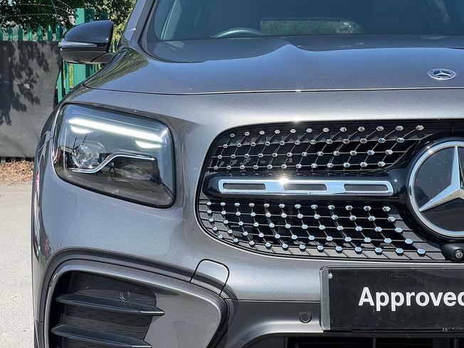 MERCEDES-BENZ GLB Photo 17