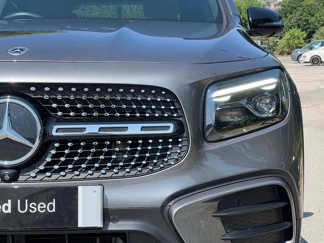 MERCEDES-BENZ GLB Photo 19