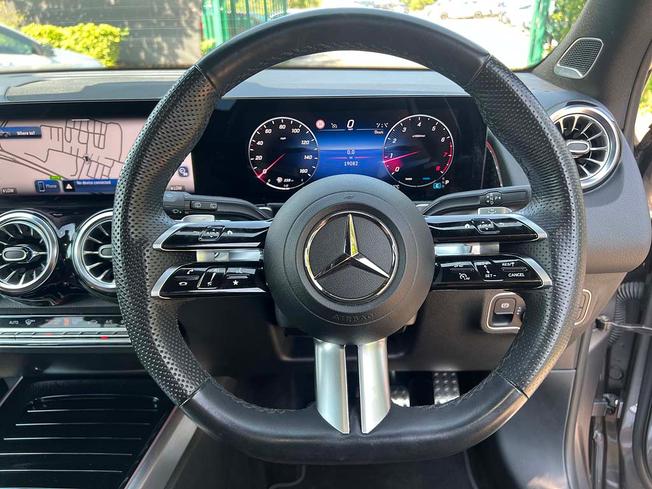 MERCEDES-BENZ GLB Photo 26