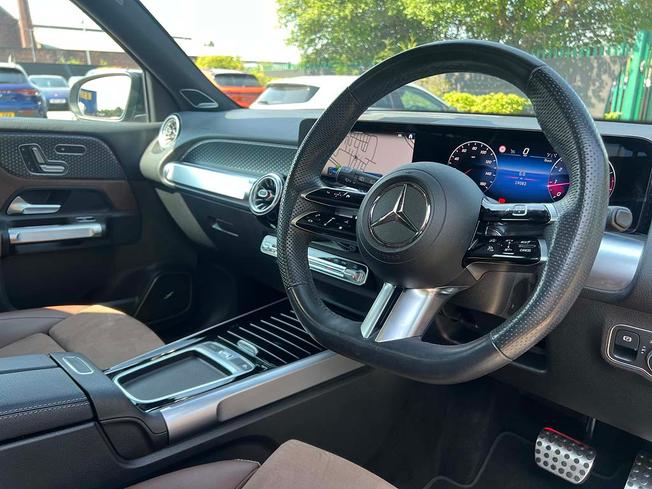 MERCEDES-BENZ GLB Photo 27