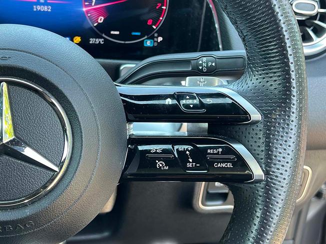 MERCEDES-BENZ GLB Photo 29