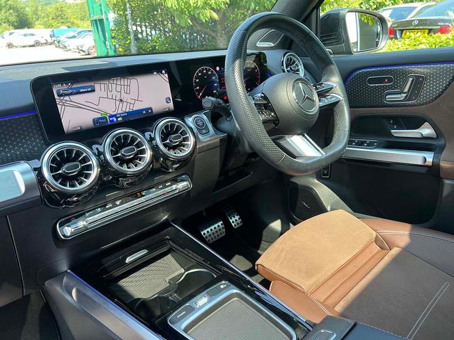 MERCEDES-BENZ GLB Photo 3