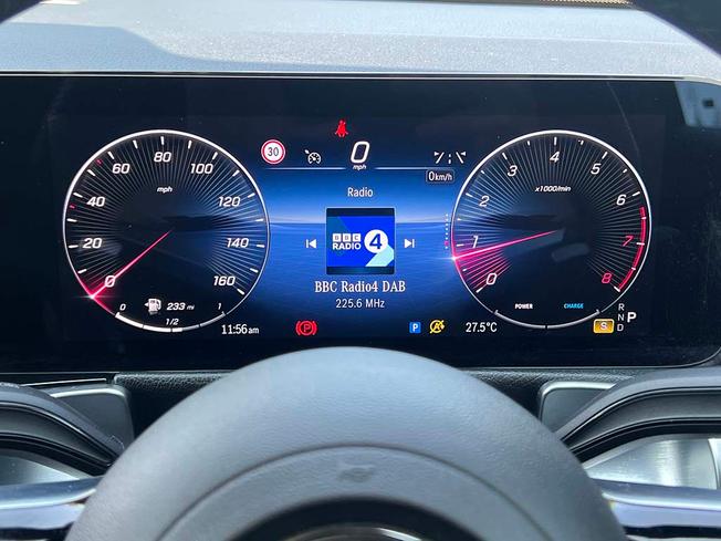 MERCEDES-BENZ GLB Photo 48
