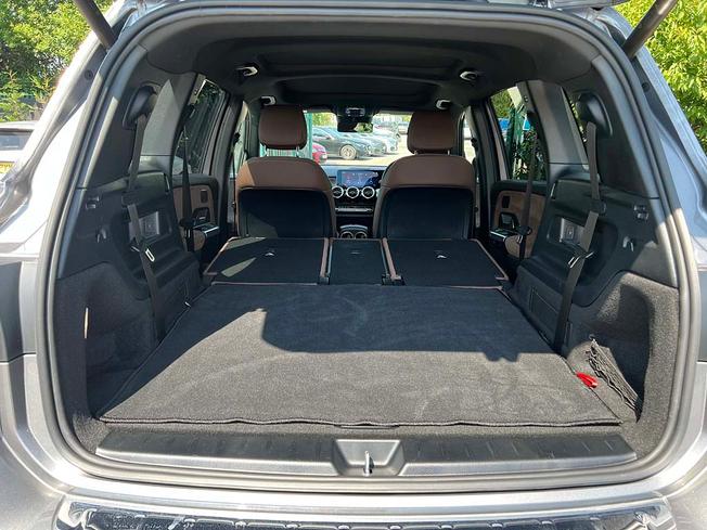 MERCEDES-BENZ GLB Photo 9