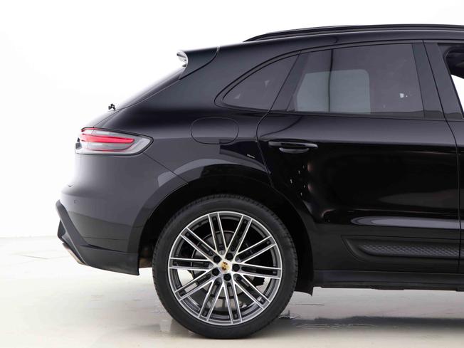PORSCHE Macan Photo 16