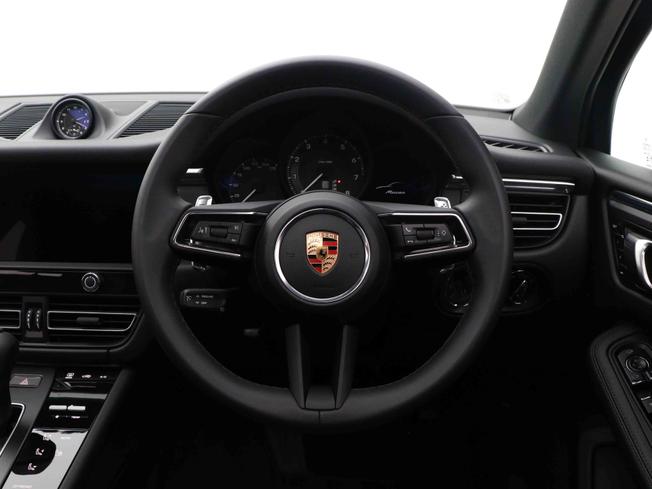 PORSCHE Macan Photo 27