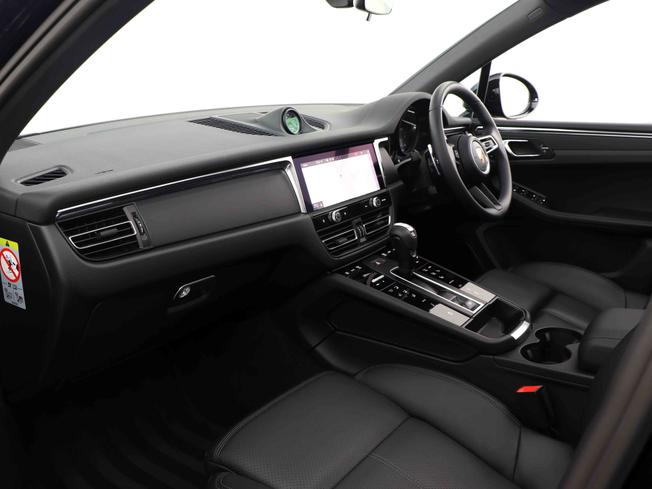 PORSCHE Macan Photo 3