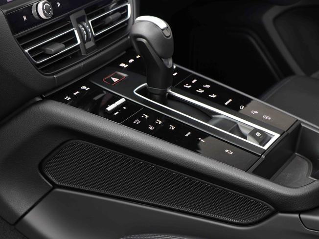 PORSCHE Macan Photo 30