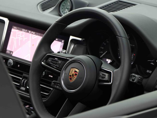 PORSCHE Macan Photo 33