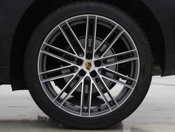 PORSCHE Macan Photo 4