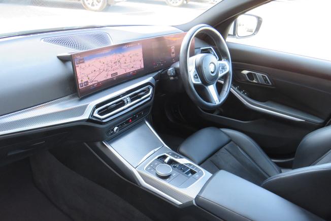 BMW 3 Series Photo 26