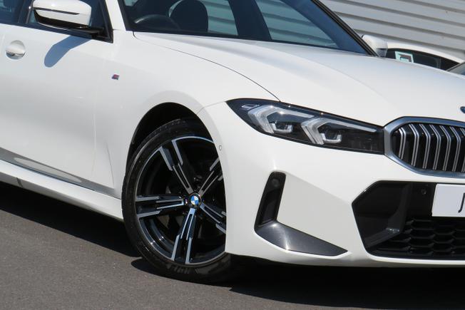 BMW 3 Series Photo 6