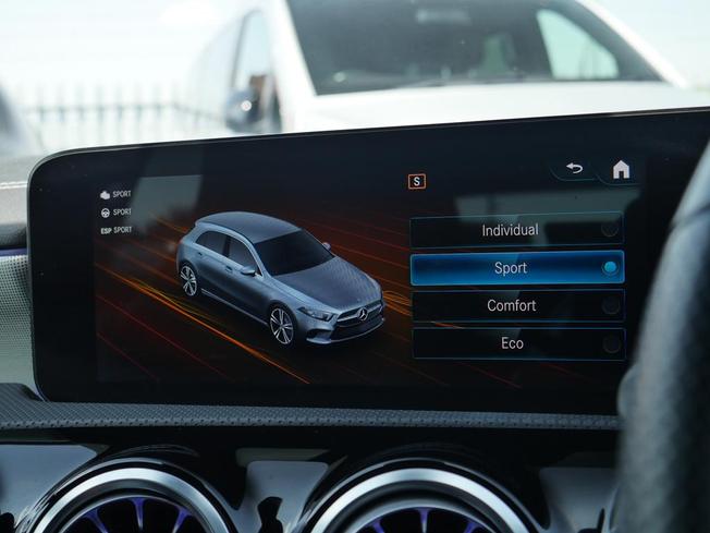 MERCEDES-BENZ A Class Photo 28