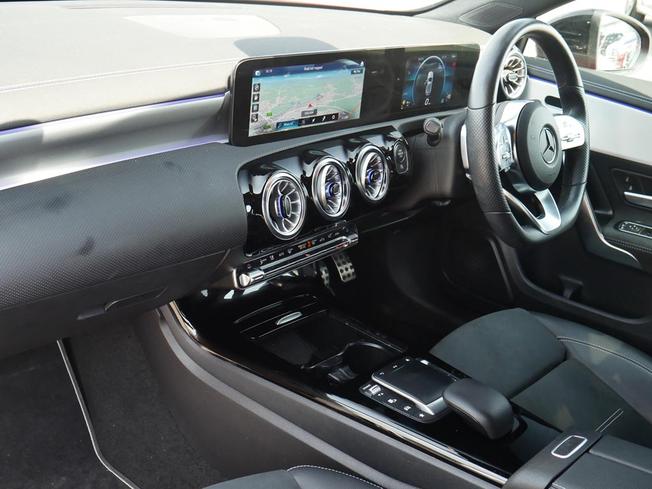 MERCEDES-BENZ A Class Photo 3