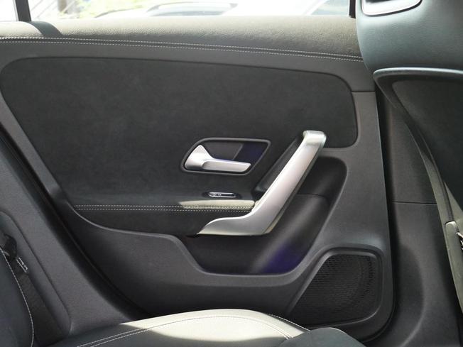 MERCEDES-BENZ A Class Photo 37