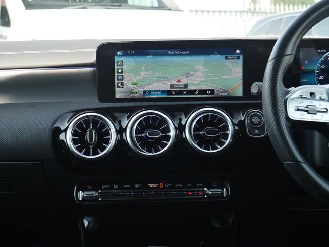 MERCEDES-BENZ A Class Photo 38