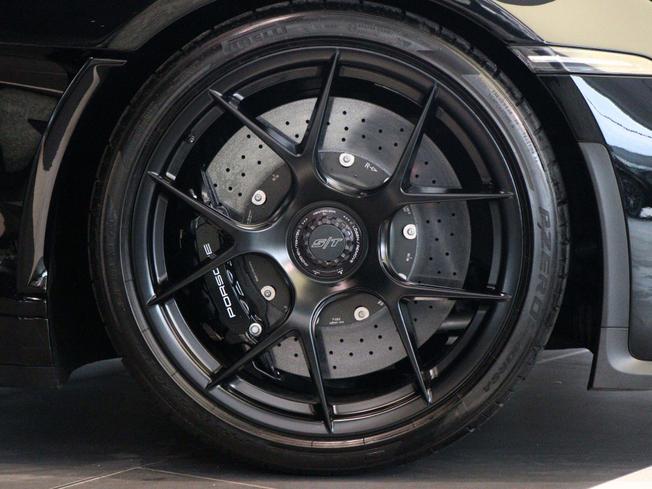 PORSCHE 911 Photo 4