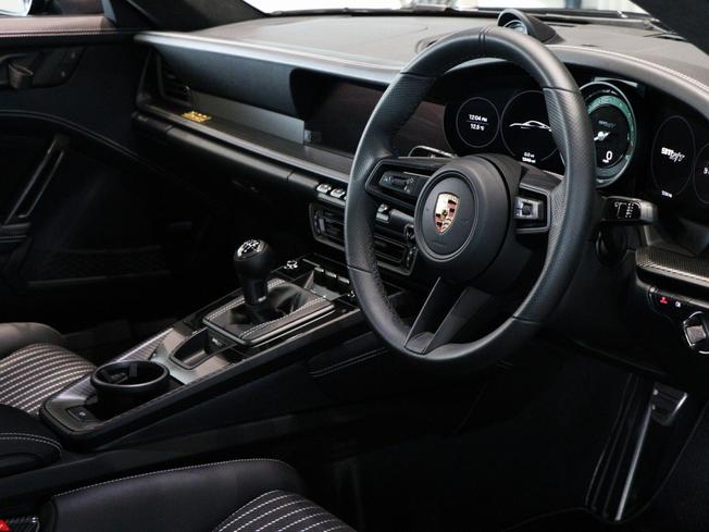 PORSCHE 911 Photo 40